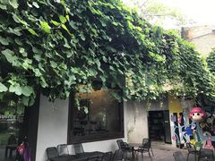 -莓园冰淇淋店