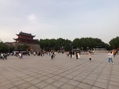 -巴陵广场