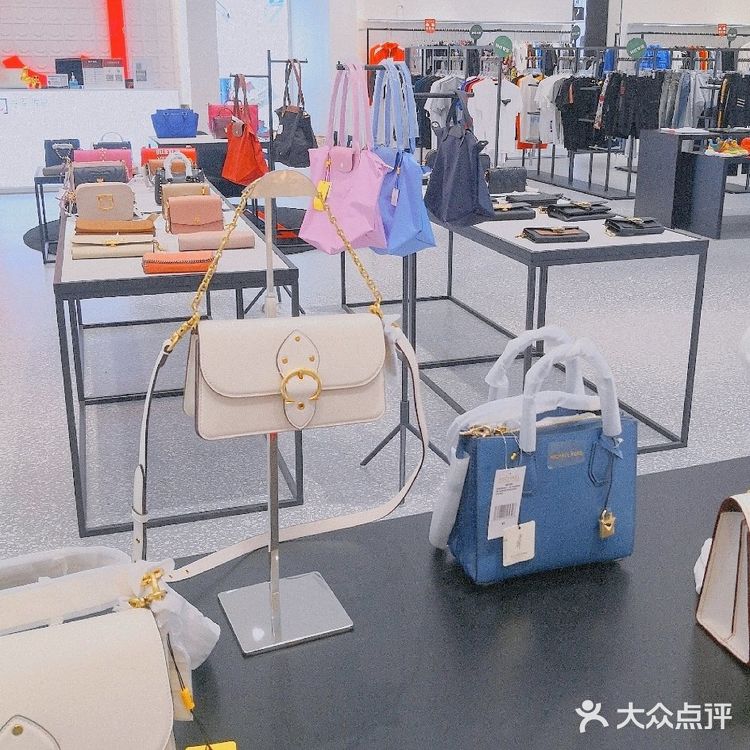 寺库奢饰品实体店就来温州吾悦广场