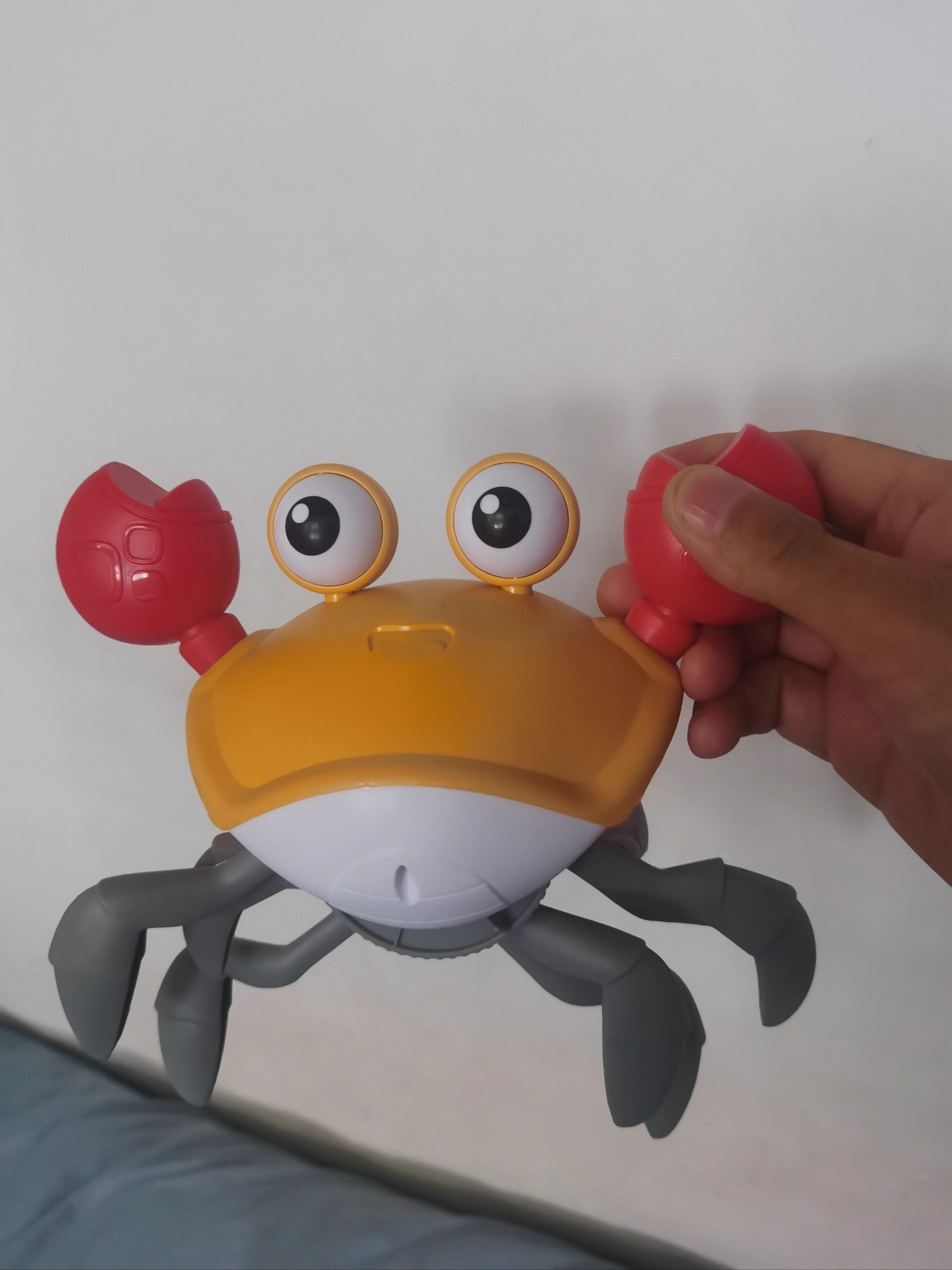 天天领红包 小螃蟹玩具不错,很好玩,家