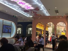 等位区-小杨生煎(湟普汇店)