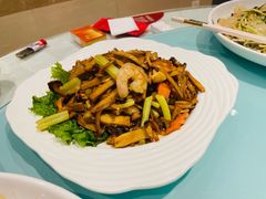 虾仁群菌-添福来墨鱼饺子 · 海鲜东北菜(锦绣店)