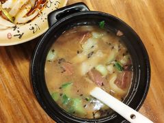罐罐酸汤牛肉面-德居源