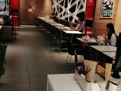 -麦当劳(汉口火车站候车室店)