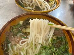 -花溪牛肉粉(八鸽岩店)