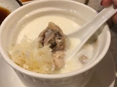 雪耳鲜奶炖鸡-裕.鹅庄