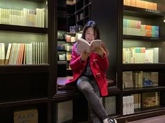 -钟书阁(松江泰晤士小镇店)