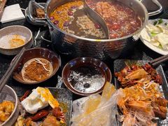 -鹿鸣山草本茶香火锅(园西路店)