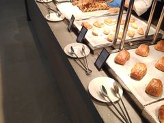 自助取餐区-海口绿发希尔顿酒店-田园汇自助餐·三文鱼·海鲜