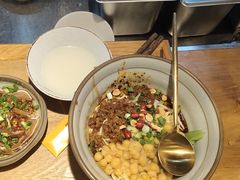 -呼啦面馆·头牌豌杂面(爱琴海店)