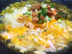 牛肉米线-八月美食小馆(银泰城总店)