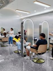 -Tloml salon