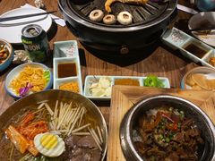 -明洞阿姨·韩式酱蟹烤肉·创意料理(三元桥店)