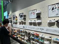 -ABC MART(心斎橋店)