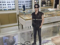 -美式眼镜·授权蔡司.依视路.尼康.豪雅.明月(人民广场店)