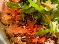 烤牛肉沙拉-羽深肉铺 Steak & Wine