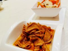 泡椒凤爪拼酱萝卜-银都上海菜馆(粤海东路店)