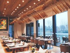 靠窗位-窗外西餐厅(普罗理想国店)