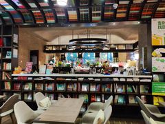 -钟书阁(松江泰晤士小镇店)