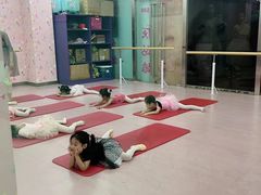 -Isee灰姑娘国际儿童艺术中心(证大·大拇指广场店)