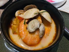 冬阴功白贝海虾汤-喜洲吧·江畔老船厂·庭院餐厅(喜临院店)
