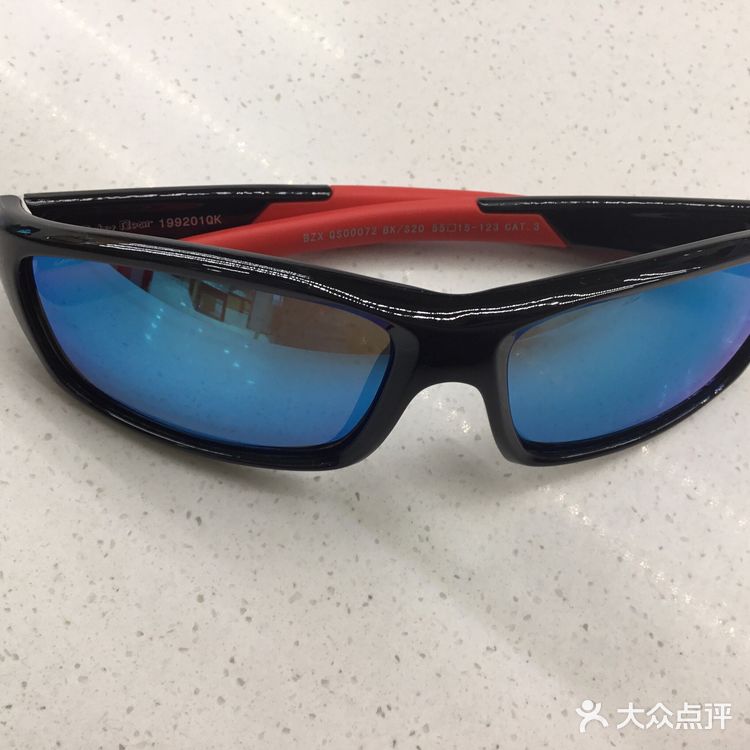 春暖花开 阳光明媚️ 儿童男款 运动系列太阳镜上新咯