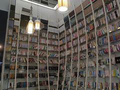 -钟书阁(松江泰晤士小镇店)