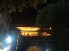 -吴山路夜市