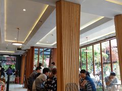 等位区-花间茶(华侨城创意园店)