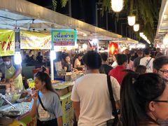 -席娜卡琳火车铁道夜市