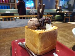 缤纷厚多士配雪糕-港丽餐厅(龙之梦长宁店)