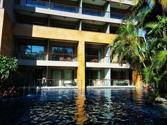 -三亚湾海居铂尔曼度假酒店