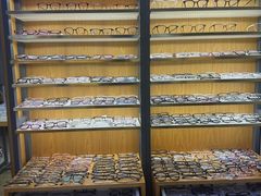 -优医视平价眼镜蔡司依视路折扣工厂店(德胜门店)