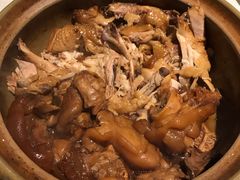 猪手煲土鸡-麓湘小镇(开福万达广场店)