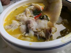 特色酸汤鱼片-褚记北京烤鸭(广州路店)