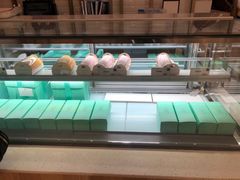 -顶东面包花园·生日蛋糕(世博店)