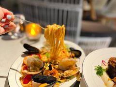 -Oasis Bar & Grill