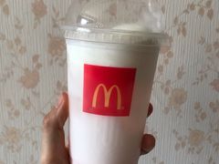 波波椰奶yēyéyěyè-麦当劳(瓦房店世纪广场店)