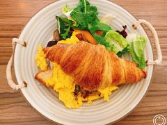 鹅肝滑蛋可颂全餐-玲婧胡同·生日蛋糕·餐厅(嘉里城店)