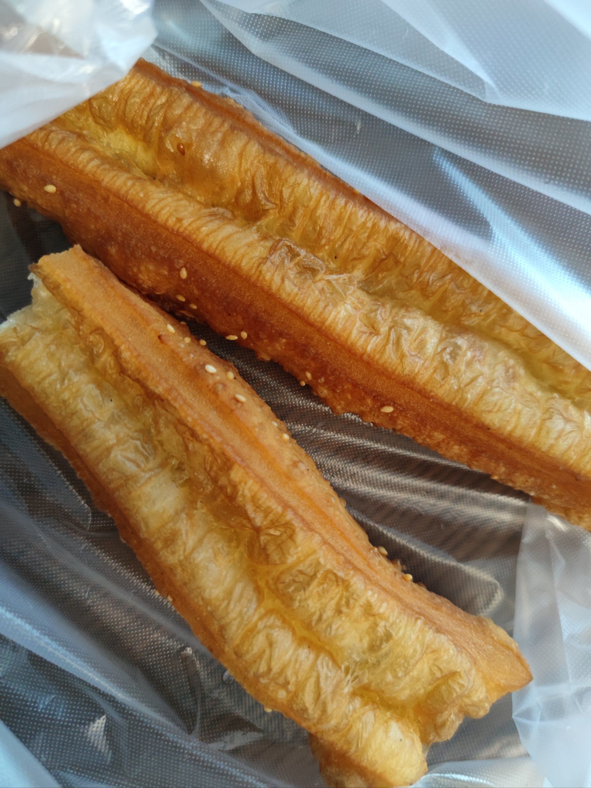 你没吃过的特色早餐#打工人去班味计划
美味的早餐来自油条的诱惑!