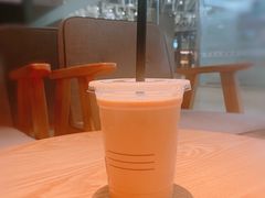 拿铁-瑞幸咖啡(外滩SOHO店)