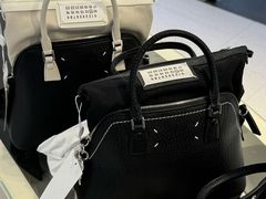 -文艺复兴百货(米兰大教堂广场店)