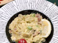 卡波娜拉培根奶油蛋黄宽面-开间茶馆·围炉煮茶