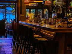 -城墙外BAR
