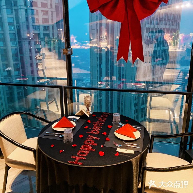 约会or情人节💗一定去这家！|成都高空餐厅🥀