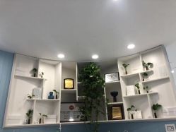 -蕾特恩专业祛痘·皮肤管理