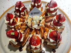 草莓忌廉华夫饼-BE BRIGHT KITCHEN(正佳广场店)