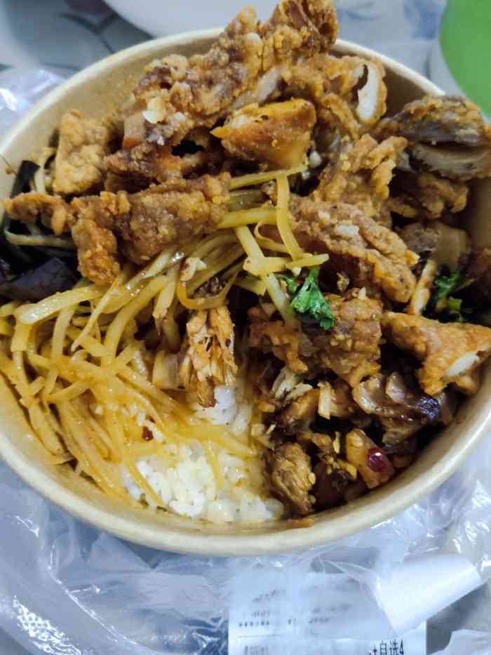 谢宝林烤肉拌饭-"推荐[调皮]属实好吃哦分量足,拌菜多.
