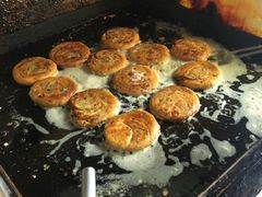 葱油饼-广慈小吃铺沪味佳饭堂