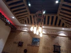 -老牌坊云南鱼豆花火锅(爱建店)